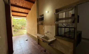 VENTA CASA B° LA POSTA PERICO-216M2-3 DORMITORIOS