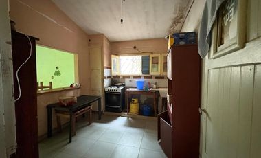 CASA CON GRAN FORESTACION EN RECREO
