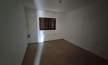 Se Alquila Casa en B° Parque