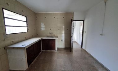Se Alquila Casa en B° Parque