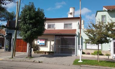 VENTA DE CASA 4 AMBIENTES RAMOS MEJIA