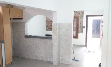 Casa en alquiler en Lanus Oeste