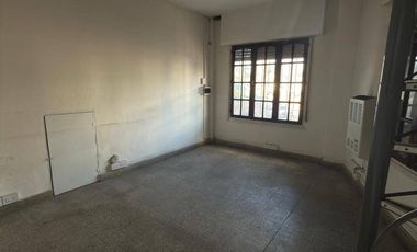 Galpón en alquiler de 330m2 ubicado en Regional