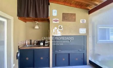 Casa en venta de 4 ambientes, pileta y cochera. Barrio San Sebastián