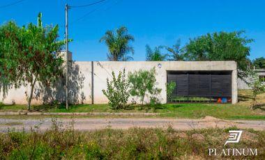 Casa en venta con piscina en Cerrillos