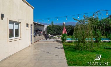 Casa en venta con piscina en Cerrillos