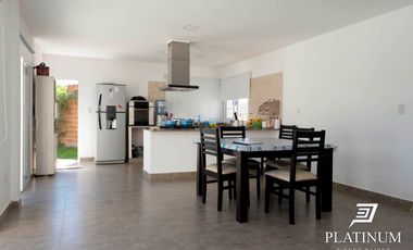 Casa en venta con piscina en Cerrillos