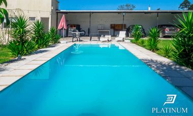 Casa en venta con piscina en Cerrillos