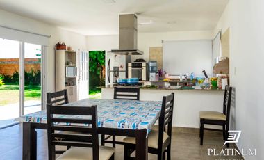 Casa en venta con piscina en Cerrillos