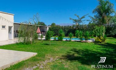 Casa en venta con piscina en Cerrillos