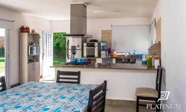 Casa en venta con piscina en Cerrillos