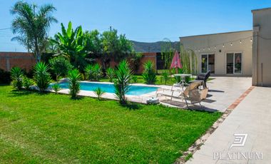 Casa en venta con piscina en Cerrillos