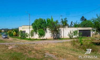 Casa en venta con piscina en Cerrillos