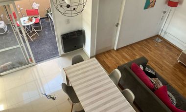 PH 4 ambientes y patio en venta en Tapiales
