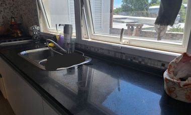 PH 4 ambientes y patio en venta en Tapiales