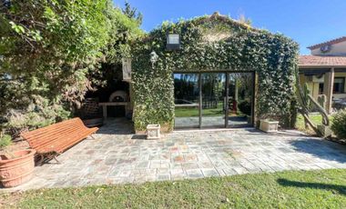 5 AMBIENTES PISCINA QUINCHO PARRILLA COCHERA
