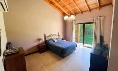 5 AMBIENTES PISCINA QUINCHO PARRILLA COCHERA