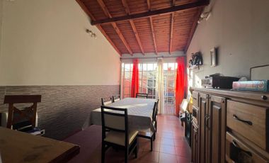 CASA 3 AMBIENTE VENTA GLEW C/GARAGE PATIO PARRILLA