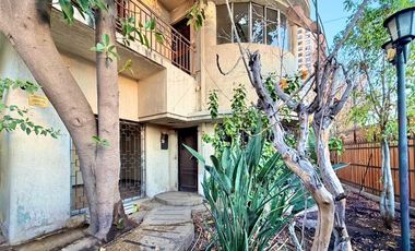 Casa en Arriendo en José Domingo Cañas - Fernández Concha