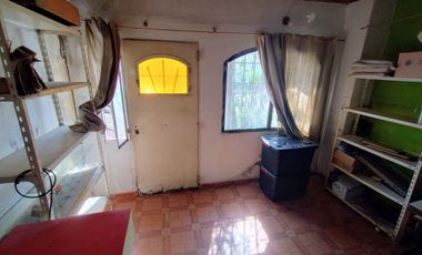 VENTA CASA CON COCHERA A 1 CUADRA DE BLAS PARERA
