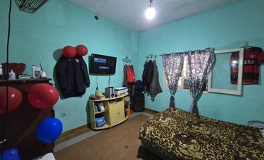 CASA 3 AMBIENTES EN VENTA EN LANÚS JARDIN COCHERA