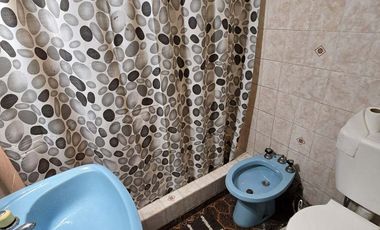 CASA 3 AMBIENTES EN VENTA EN LANÚS JARDIN COCHERA