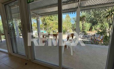 VENTA CASA CON PILETA Y BIOSFERA EN LAS GRUTAS