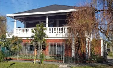 VENTA CASA 5 ambientes c/parque Florencio Varela