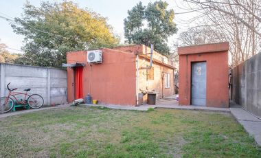 VENTA CASA DOS DORMITORIOS Y DPTO INDEPENDIENTE