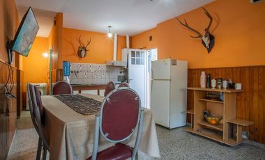VENTA CASA DOS DORMITORIOS Y DPTO INDEPENDIENTE