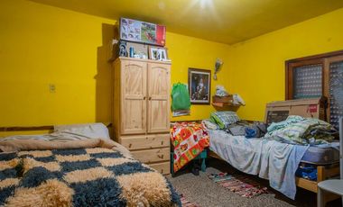 VENTA CASA DOS DORMITORIOS Y DPTO INDEPENDIENTE