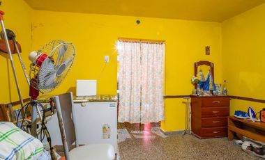 VENTA CASA DOS DORMITORIOS Y DPTO INDEPENDIENTE