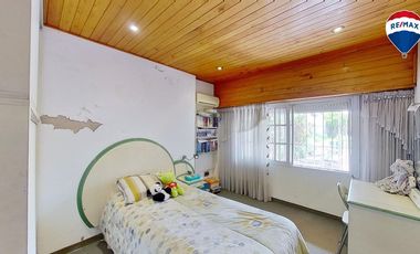 VENTA CASA 3 AMB QUINCHO GARAGE LANUS