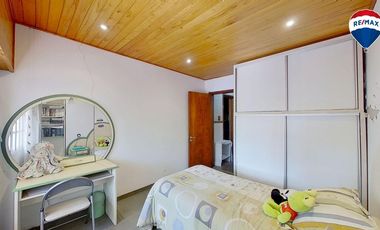 VENTA CASA 3 AMB QUINCHO GARAGE LANUS
