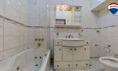VENTA CASA 3 AMB QUINCHO GARAGE LANUS