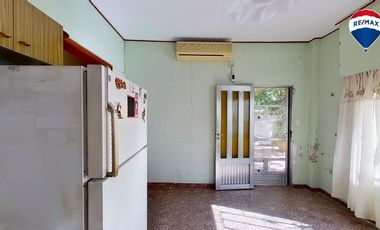 VENTA CASA 3 AMB QUINCHO GARAGE LANUS