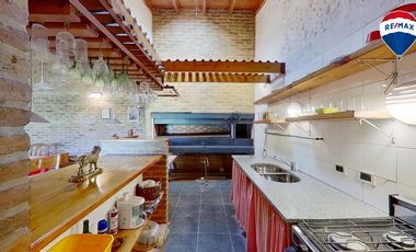 VENTA CASA 3 AMB QUINCHO GARAGE LANUS