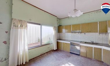 VENTA CASA 3 AMB QUINCHO GARAGE LANUS