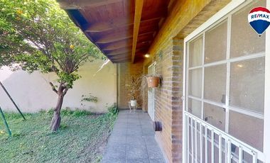 VENTA CASA 3 AMB QUINCHO GARAGE LANUS