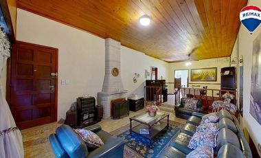 VENTA CASA 3 AMB QUINCHO GARAGE LANUS