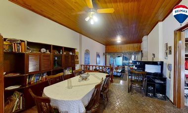 VENTA CASA 3 AMB QUINCHO GARAGE LANUS