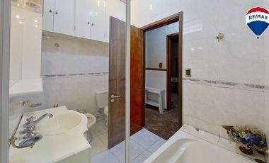 VENTA CASA 3 AMB QUINCHO GARAGE LANUS