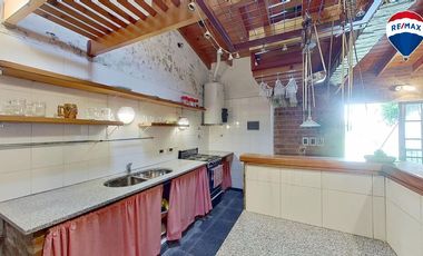 VENTA CASA 3 AMB QUINCHO GARAGE LANUS