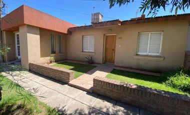 SE VENDE CASA REMODELADA EN B° B.HORIZONTE V.M.