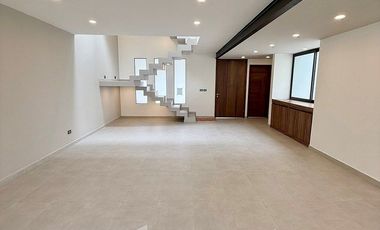 Casa en venta en Xalapa – 4 recámaras, jardín y terrazas en Paseo de la Reina