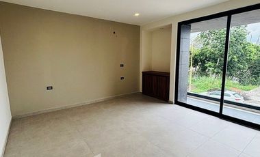 Casa en venta en Xalapa – 4 recámaras, jardín y terrazas en Paseo de la Reina