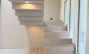 Casa en venta en Xalapa – 4 recámaras, jardín y terrazas en Paseo de la Reina