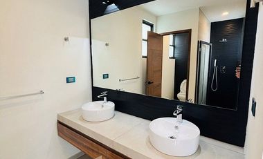 Casa en venta en Xalapa – 4 recámaras, jardín y terrazas en Paseo de la Reina