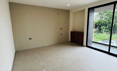 Casa en venta en Xalapa – 4 recámaras, jardín y terrazas en Paseo de la Reina