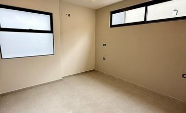 Casa en venta en Xalapa – 4 recámaras, jardín y terrazas en Paseo de la Reina